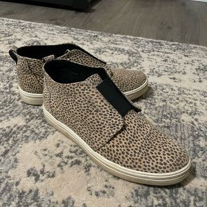 Universal Thread Sneakers, size 10